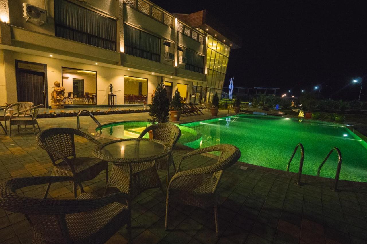 La Vita Nuova Resort Shaugaon Экстерьер фото